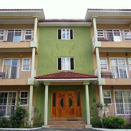 Centrally Located Guest Apartments Кингстон Экстерьер фото