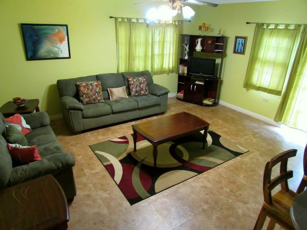 Centrally Located Guest Apartments Кингстон Экстерьер фото